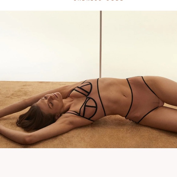 Undress Code In the Clouds set - Picture 2 of 16